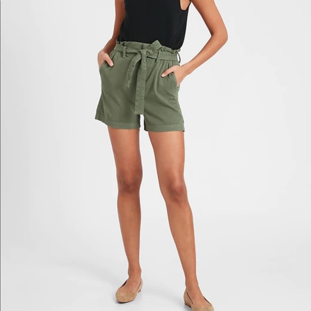 Banana Republic Stretch Short